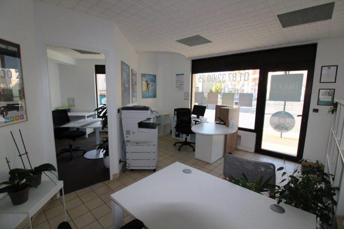 Local commercial à louer, 37 m² - Rambouillet 78120