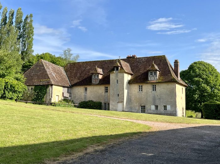 Photo Sublime chateau du XVI ème siècle et ses 34 hectares image 1/15