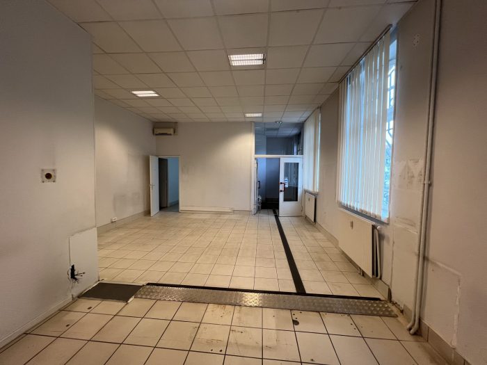 Local commercial à louer, 194 m² - Châtel-Saint-Germain 57160