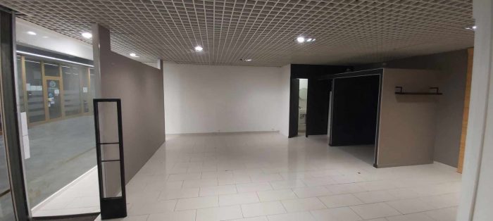 Local commercial à vendre, 96 m² - Belfort 90000