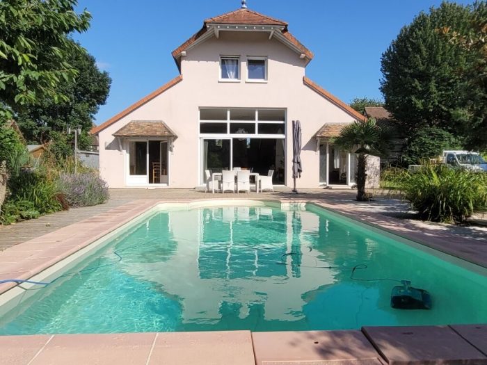 Vente Maison/Villa LE VAUDREUIL 27100 Eure FRANCE