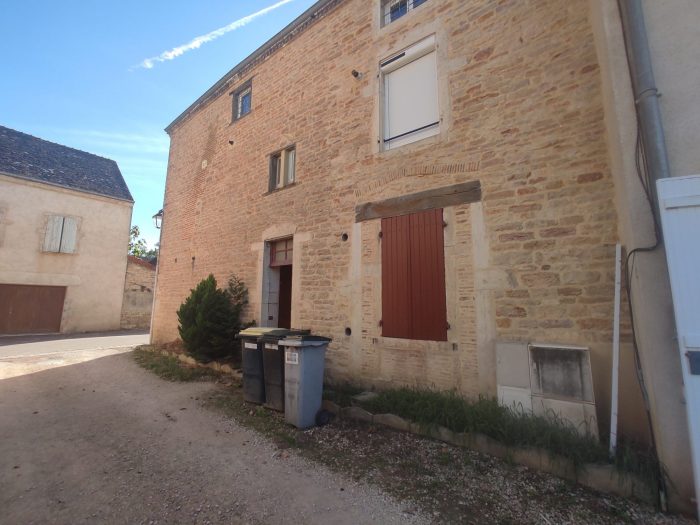 Immeuble à vendre, 183 m² - Varennes-le-Grand 71240