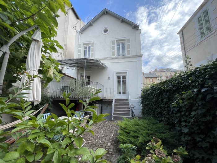 Maison bourgeoise à vendre, 4 pièces - Vichy 03200