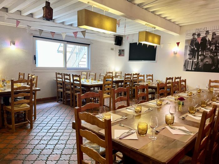 Restaurant, bar à vendre, 436 m² 40 places - Beaujeu 69430