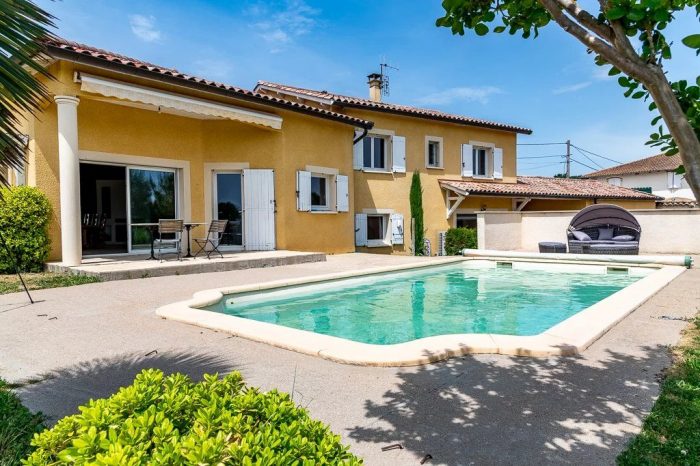 Villa à vendre, 7 pièces - Saint-Étienne-la-Varenne 69460