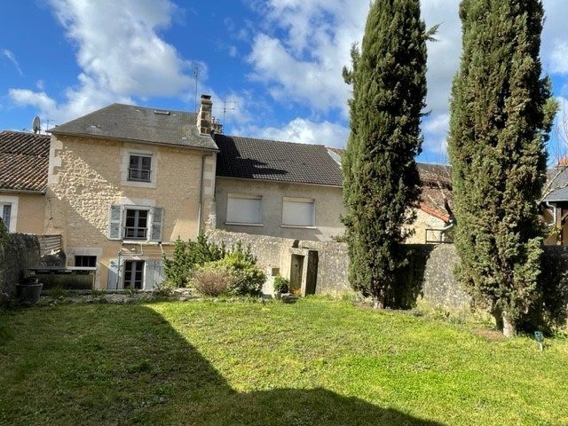 Maison ancienne à vendre, 6 pièces - Chauvigny 86300