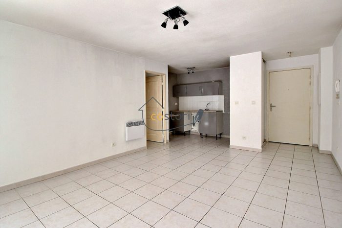 Appartement à vendre, 2 pièces - Draguignan 83300