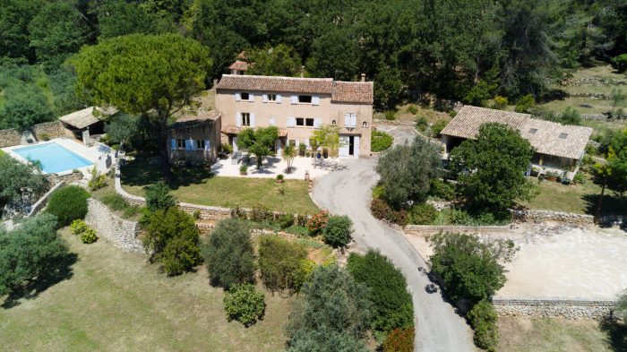 Maison à vendre, 12 pièces - Draguignan 83300