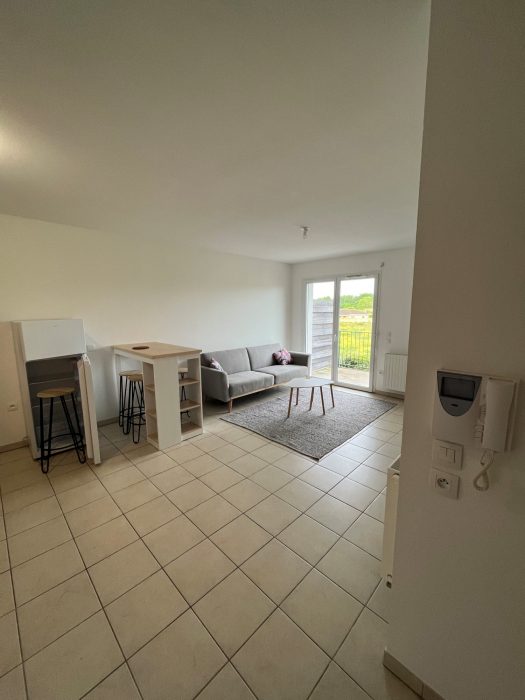 Location annuelle Appartement AMBARES-ET-LAGRAVE 33440 Gironde FRANCE