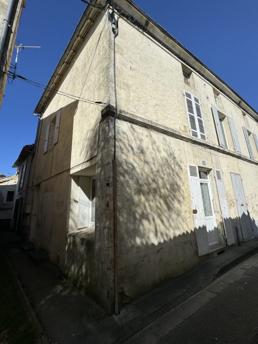 Vente Immeuble SAINT-JEAN-D ANGELY 17400 Charente Maritime FRANCE