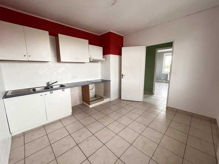 Location annuelle Appartement CHATENOY-LE-ROYAL 71880 Sane et Loire FRANCE