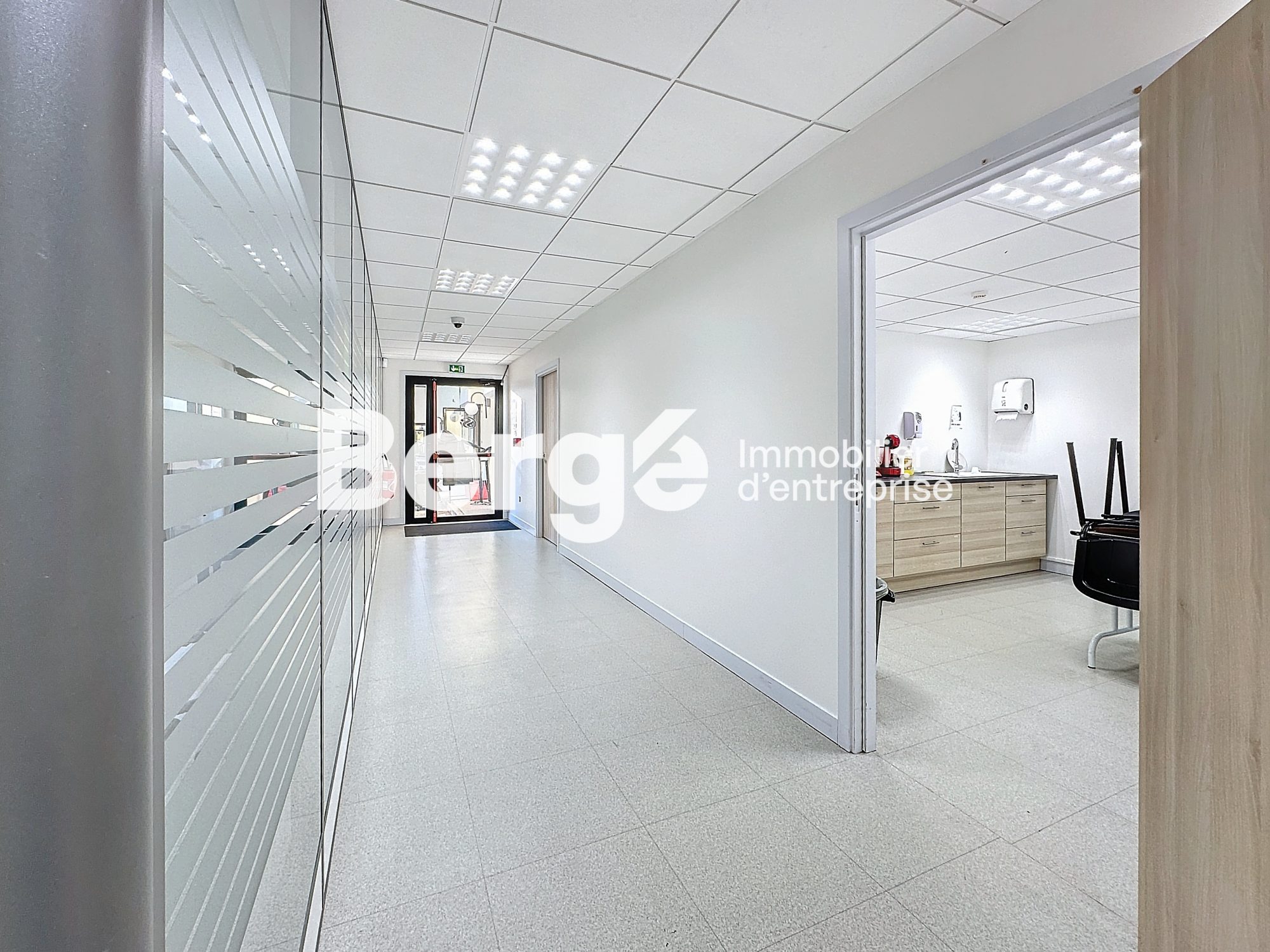 Location annuelle Bureau/Local SOPHIA ANTIPOLIS 06560 Alpes Maritimes FRANCE