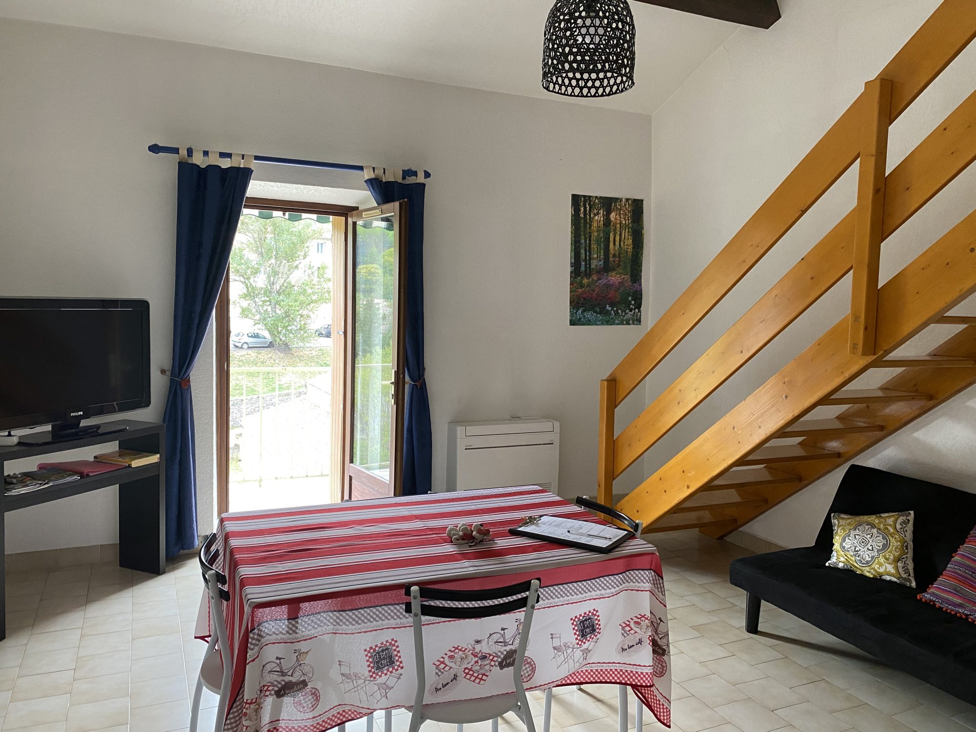 Location annuelle Appartement LES VANS 07140 Ardche FRANCE