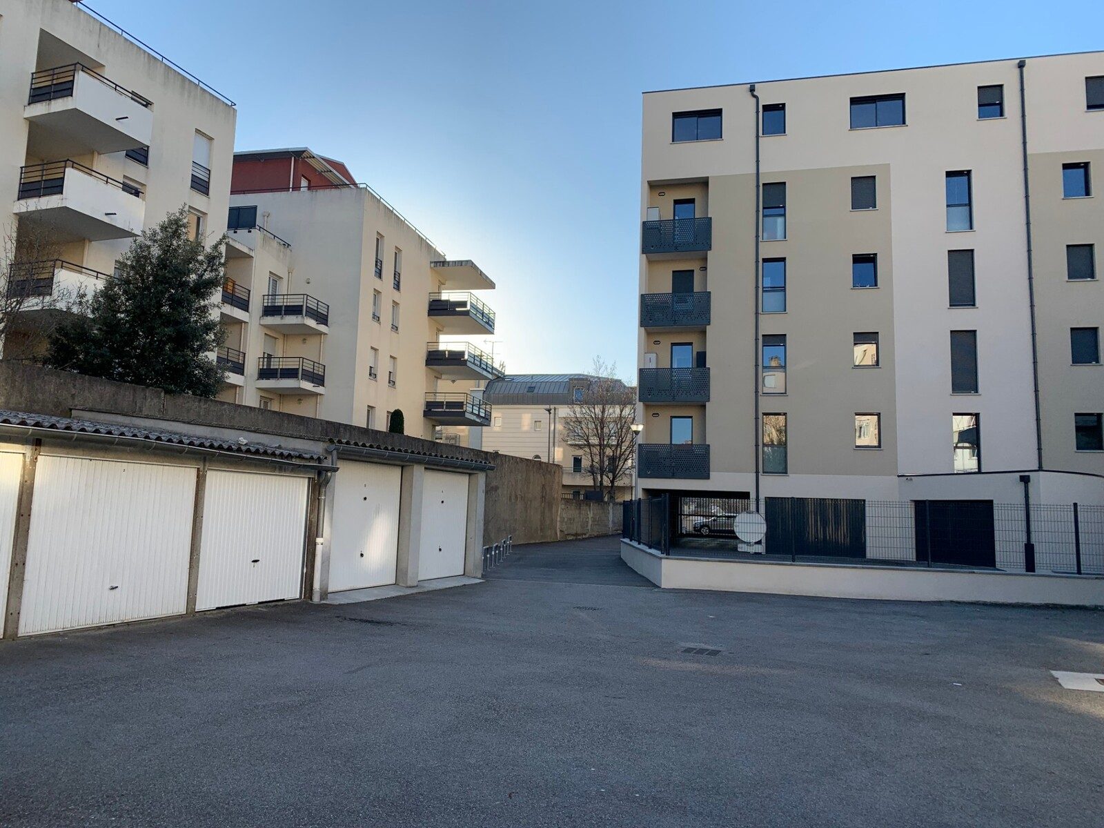 Location annuelle Garage/Parking VALENCE 26000 Drme FRANCE