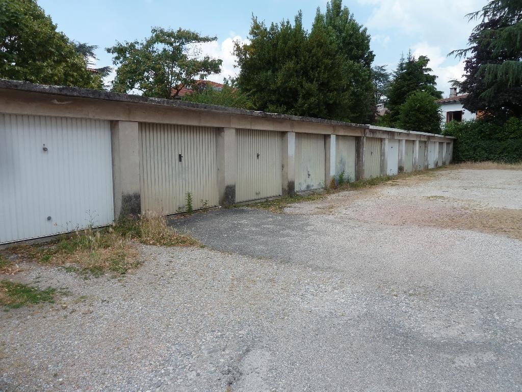 Location annuelle Garage/Parking ROMANS-SUR-ISERE 26100 Drme FRANCE