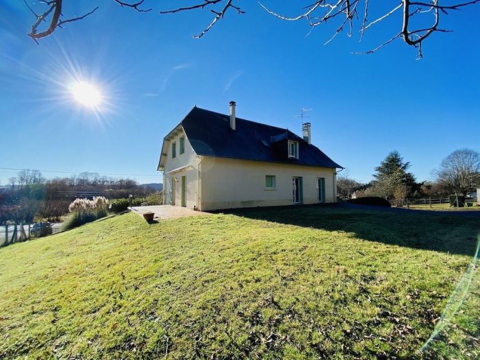 Maison à vendre, 9 pièces - Uzerche 19140