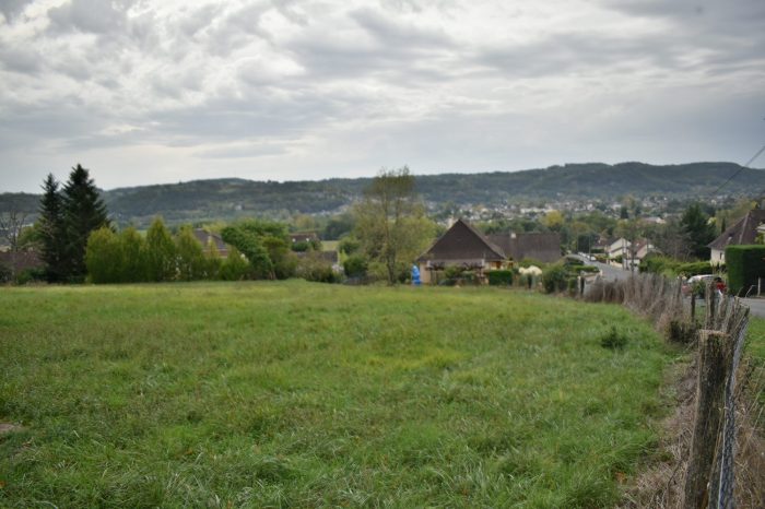 Terrain constructible à vendre, 1103 m² - Cublac 19520