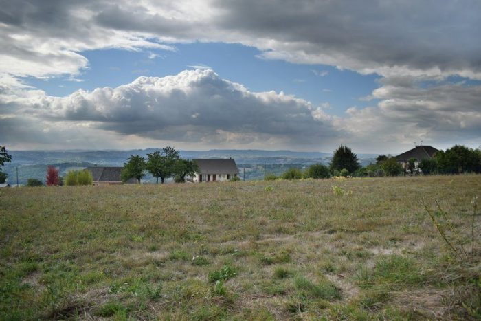 Terrain constructible à vendre, 1185 m² - Donzenac 19270