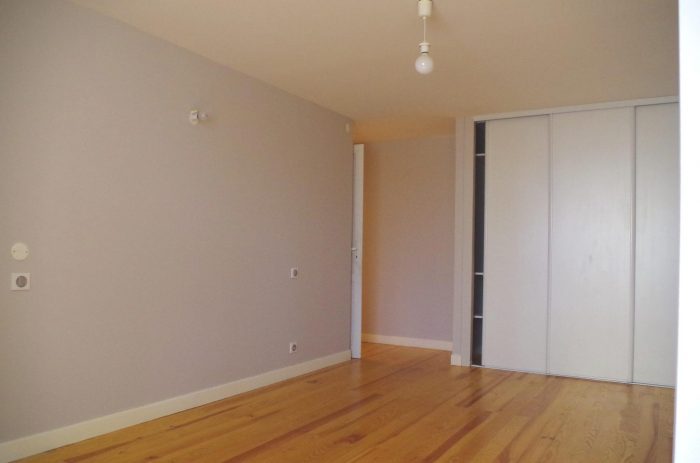 Appartement à louer, 5 pièces - Bordeaux 33000