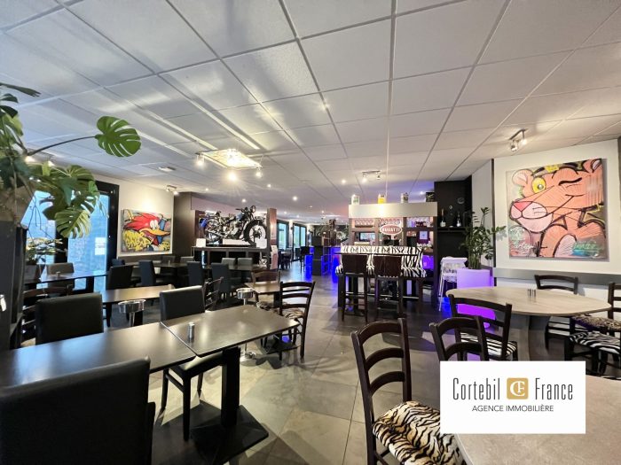 Restaurant, bar à vendre, 300 m² 100 places - Allonzier-la-Caille 74350