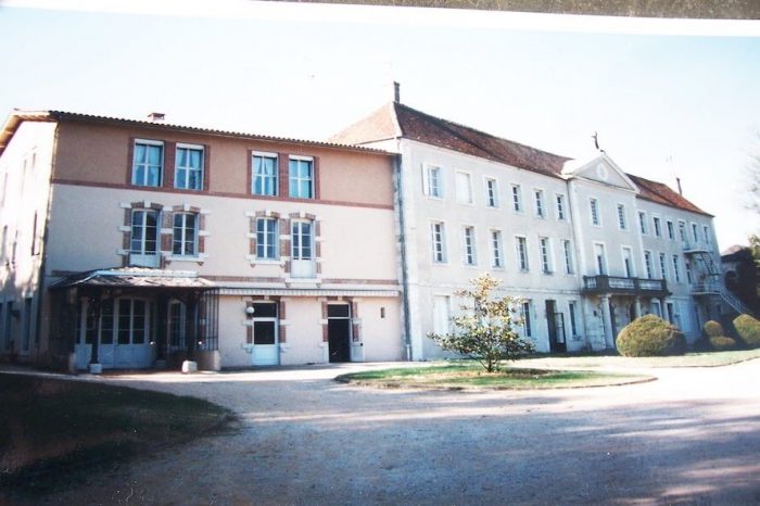 Château à vendre, 43 pièces - Neuville-sur-Ain 01160