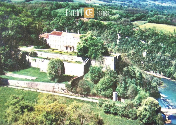 Château à vendre, 43 pièces - Neuville-sur-Ain 01160