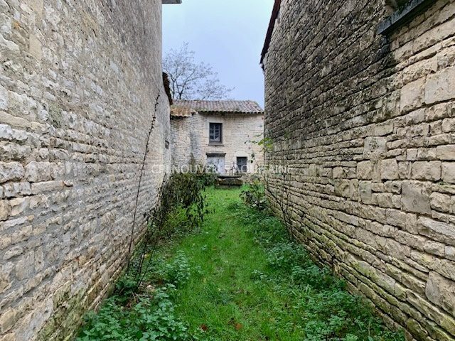 Maison ancienne à vendre, 2 pièces - Tusson 16140