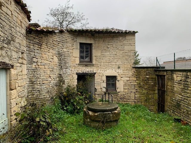 Maison ancienne à vendre, 2 pièces - Tusson 16140