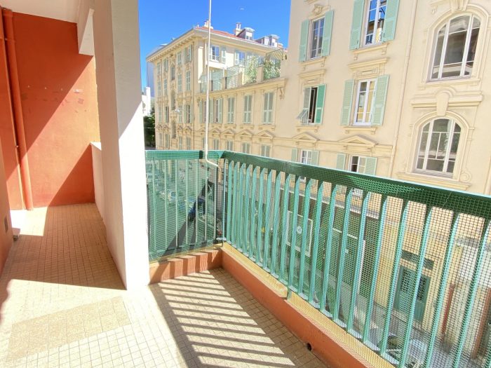 Apartment for sale, 2 rooms - Nice 06000