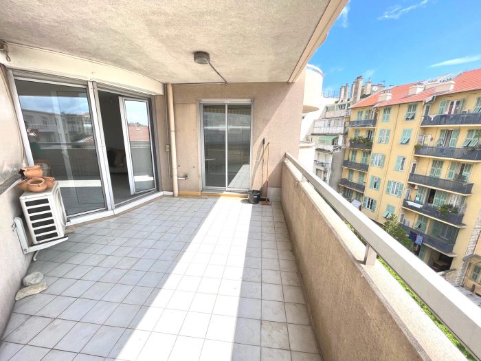 Appartement à vendre, 4 pièces - Nice 06300