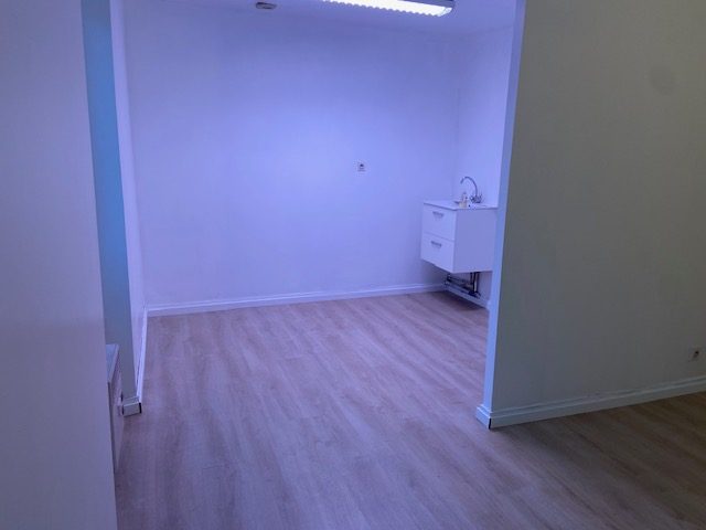 Local professionnel à louer, 33 m² - La Flèche 72200