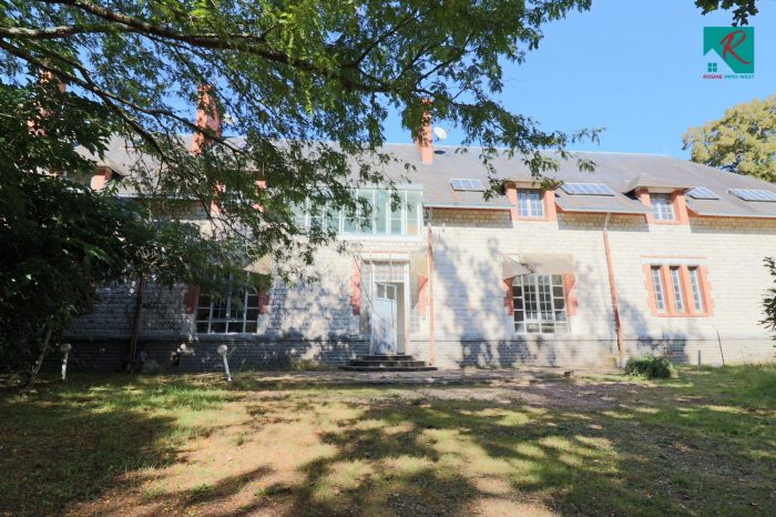 Maison ancienne à vendre, 15 pièces - Les Bois d'Anjou 49250