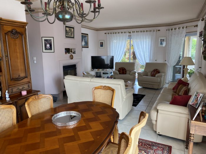 Maison traditionnelle à vendre, 6 pièces - Mazé-Milon 49140