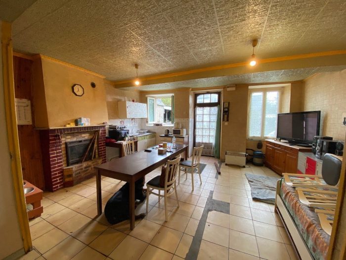 Maison mitoyenne 2 côtés à vendre, 3 pièces - Ernée 53500