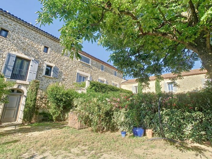 Photo Mas en Pierre composé de 3 habitations avec grand jardin + Grange aménageable + Garage image 18/18