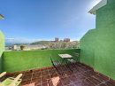 Bel appartement avec vue sur la mer, avec un solarium, situé dans le Pueblo de la Paz à la Cumbre del Sol avec une superficie totale construite de 77 M2 dont :  49,45 M2 de logement, 8,75 M2 de terrasse, 16 M2 de Solarium et 3,40 de communs .