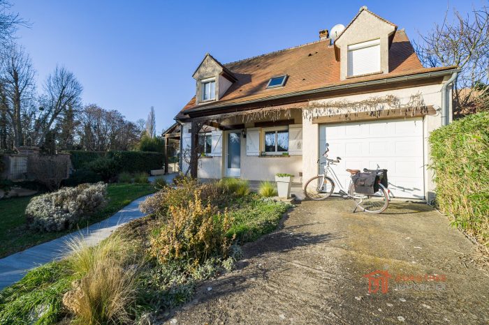 Maison traditionnelle à vendre, 5 pièces - Marolles-en-Brie 94440