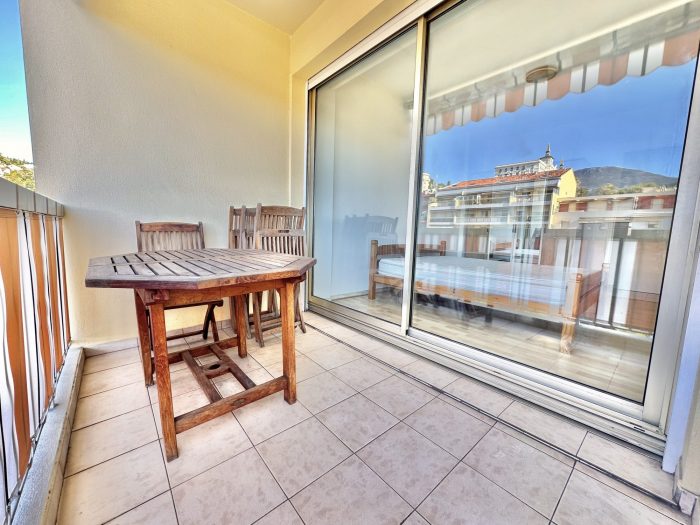 Appartement à louer, 2 pièces - Menton 06500