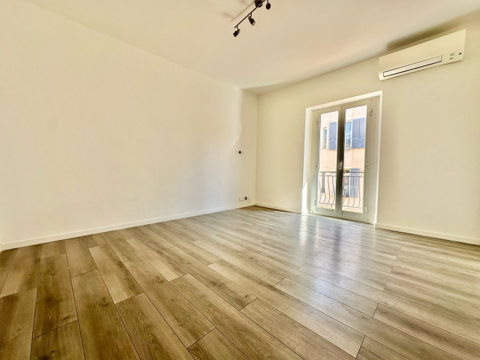 Appartement à vendre, 4 pièces - Menton 06500