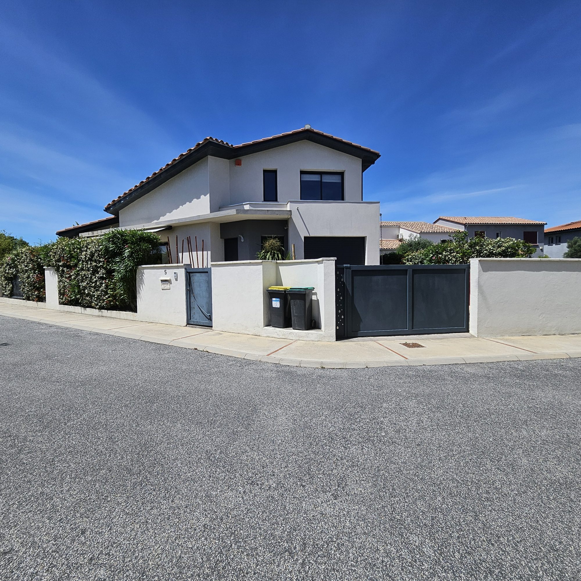 VILLA STANDING RT 2012 RECENTE 3 FACES  T4/5 + GARAGE AU CALME SANS VIS A VIS