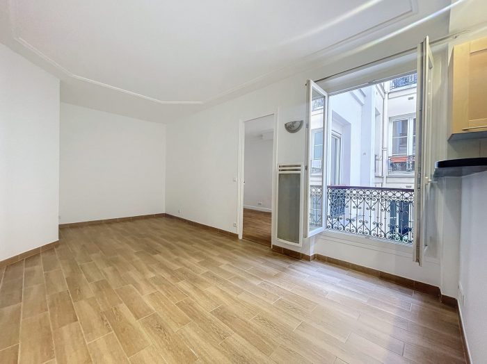 Appartement à louer, 2 pièces - Paris 75018
