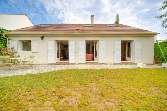 Maison individuelle à vendre, 7 pièces - Ormesson-sur-Marne 94490