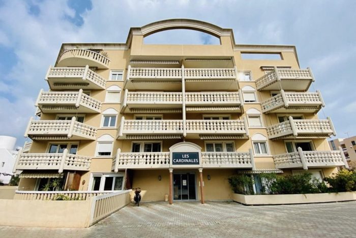 Location annuelle Appartement HYERES 83400 Var FRANCE
