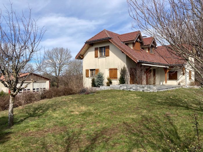 Maison de campagne à vendre, 8 pièces - Lac-des-Rouges-Truites 39150