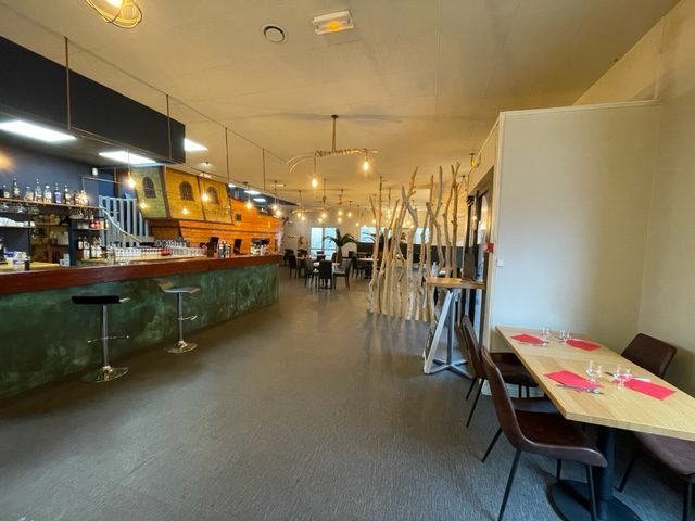 Restaurant, bar à vendre, 300 m² 60 places - Limoux 11300
