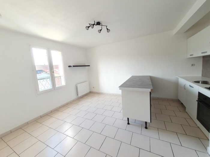 Appartement à louer, 2 pièces - Lacroix-Saint-Ouen 60610