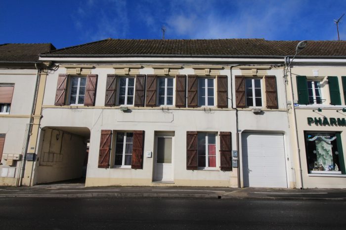 Immeuble à vendre, 200 m² - Cambronne-lès-Ribécourt 60170