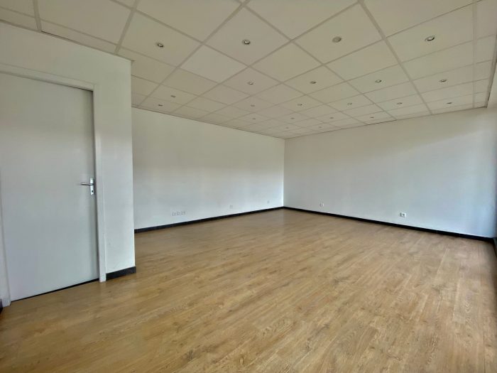 Bureau à louer, 30 m² - Arès 33740