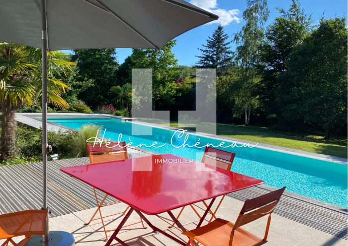 Villa à vendre, 9 pièces - Saint-Cyr-sur-Loire 37540