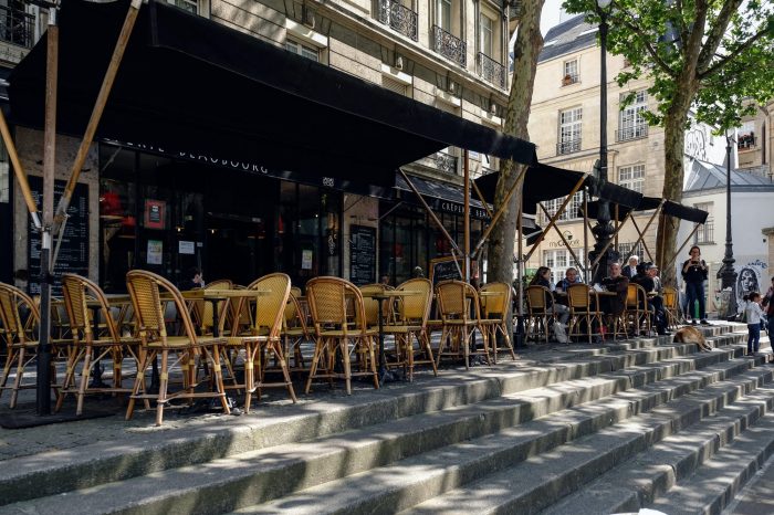 Restaurant, bar à vendre, 150 m² 80 places - Décines-Charpieu 69150